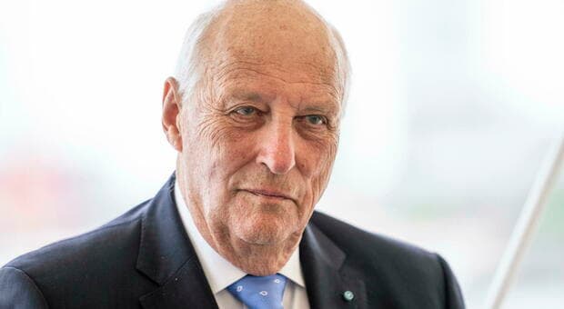  Re Harald V, morto a 89 anni il sovrano di Norvegia. Il principe Haakon e la moglie saranno i nuovi regnanti 