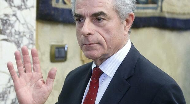  Moretti in cella con dignità: «Riferimento per i detenuti». Verini: sentenza discutibile 