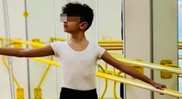  Davis Aloschi morto a 15 anni nello scontro tra 2 moto: era una promessa della danza, studiava alla Scala di Milano 