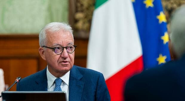  Mantovano: «Furti di Fentanyl, ora la stretta. Allerta sulla cannabis potenziata» 