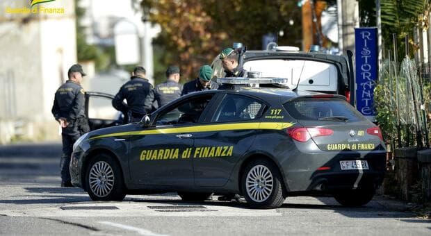  Roma, via le multe in cambio di mazzette: sventata una maxitruffa sul Fisco 