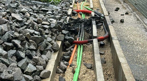  Terrorismo anarchico, 7 arresti per i sabotaggi sull'Alta velocità Roma-Firenze e Roma-Napoli. Le intercettazioni: «Bisogna costringere lo Stato a fare i conti» 