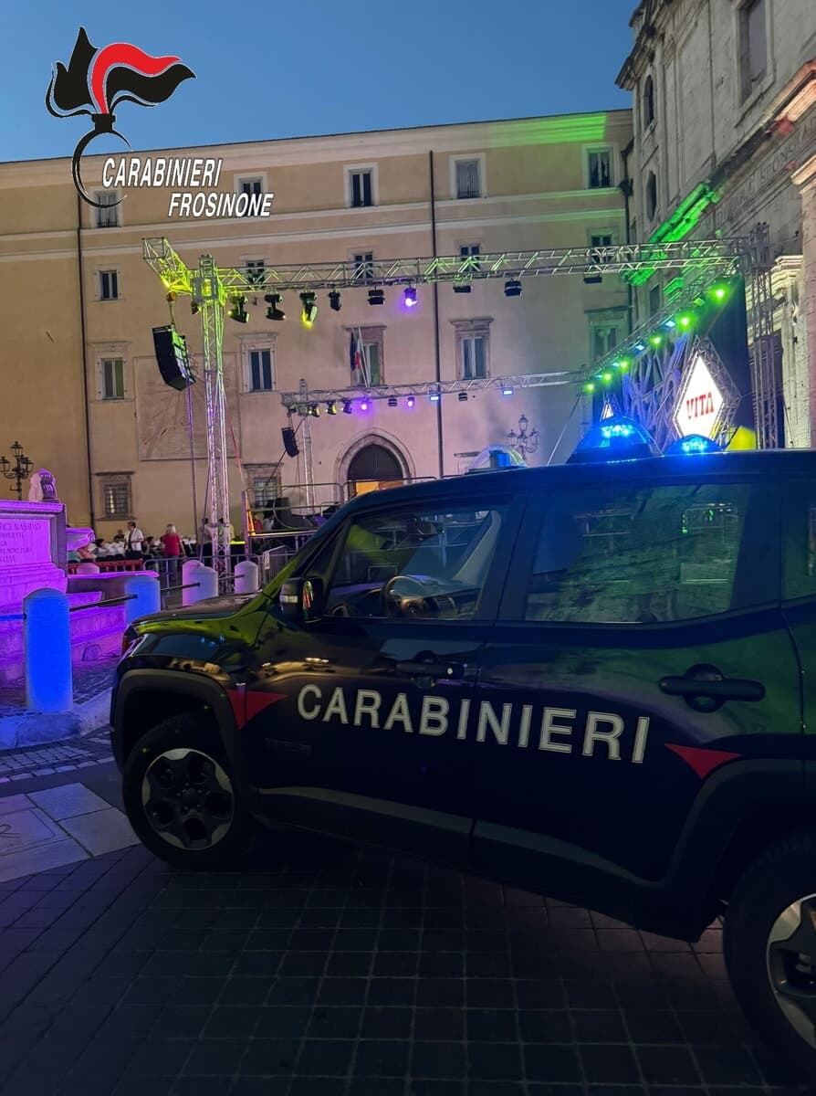 Caos ai Fasti Verolani: tenta la fuga e aggredisce i Carabinieri, arrestato