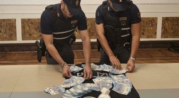 Poliziotto fermato sulla A13, nel portaoggetti la cocaina purissima e nel trolley 40mila euro falsi 