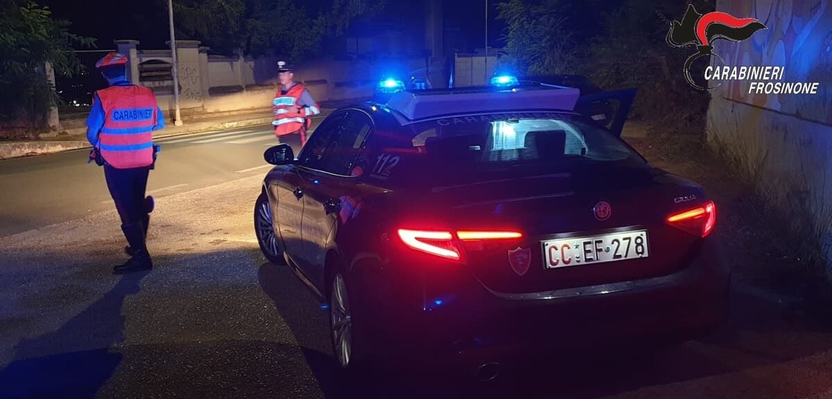 Ferentino, donna minaccia di gettarsi da sette metri: salvata dai carabinieri