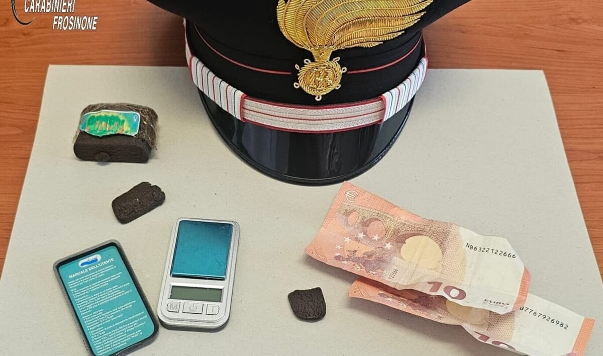 Fiuggi, pusher arrestato in flagranza: blitz dei Carabinieri contro lo spaccio