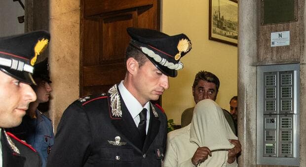  Roma, la donna colpita dal cecchino: «È tornato a casa e io ho paura. Perché non è stato arrestato?» 