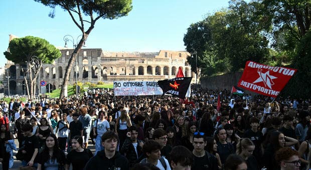 Roma, allarme manifestazioni: nuova strategia di protesta, cresce il rischio disordini 