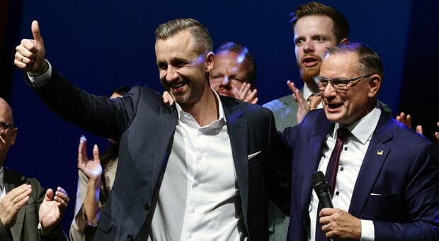  Elezioni Sassonia, vola l?ultradestra: l?AfD al 44,5%. Crolla la Cdu e Merz trema. Ma resta il nodo della governabilità 