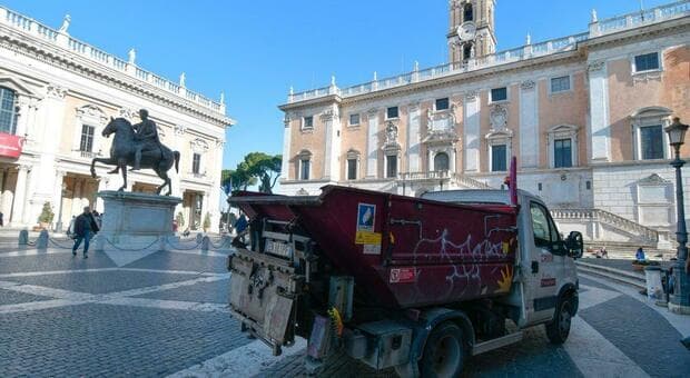  Roma, operazione decoro nel Centro storico: 12 nuovi presidi dell?Ama e turni di notte per pulire 