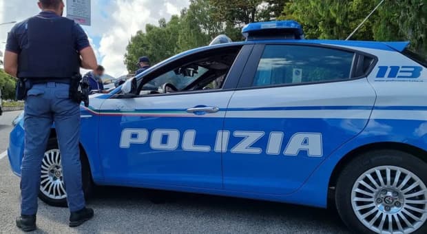  Roma, controlli della Polizia tra piazza Barberini e via Veneto: multe per oltre 6.500 euro e due denunce 