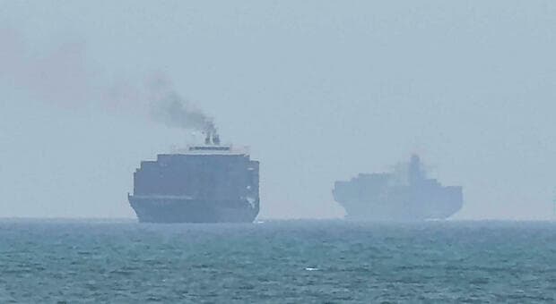  Iran, nuovi attacchi Usa: abbattuto un missile e un drone. Teheran: «Hormuz è chiuso». Ma Trump nega 