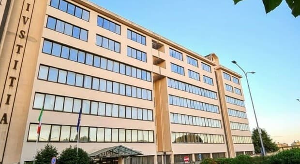  Stipendi non pagati, udienze a rischio rallentamenti :scatta la protesta 