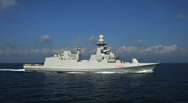  Mercantile italiano a rischio attacco, scortato dalla fregata Bergamini nello Stretto di Bab el-Mandeb 