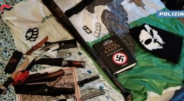  Esaltavano suprematisti e nazisti, perquisiti 14 minorenni e tre adulti: nelle chat i manuali per costruire ordigni 