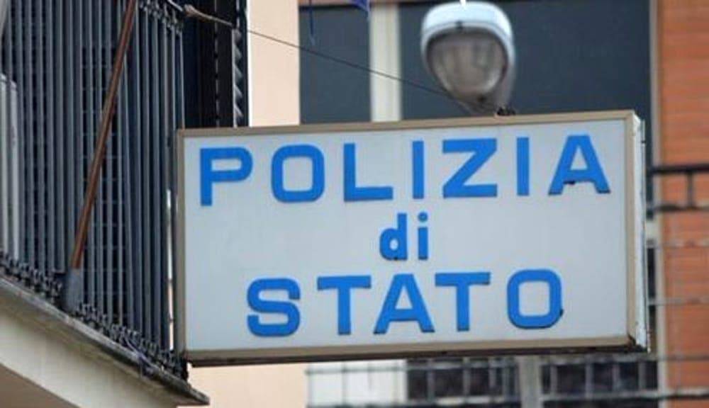 Anni di presunte violenze sulla moglie e sul figlio minorenne, 40enne allontanato da casa
