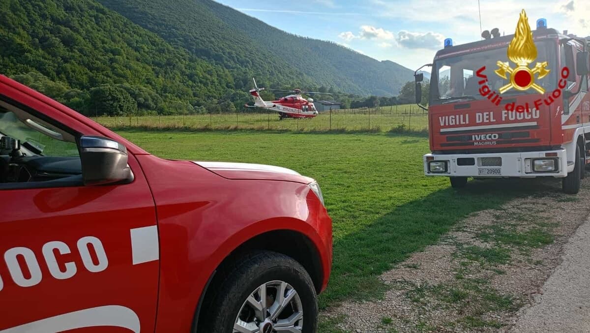 Escursionisti perdono il sentiero sul Monte Tarino. Recuperati con l'elicottero dei Vigili del Fuoco