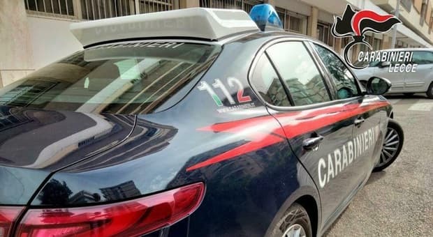  Alunno di 6 anni a scuola con un coltello di 13 centimetri nello zainetto. «Convinto da un compagno dopo una lite con altri scolari» 