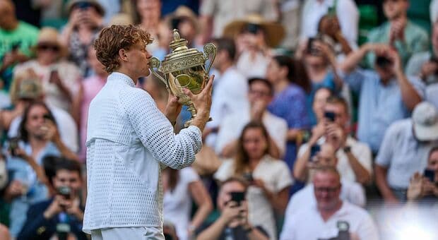  Sinner, il fisco inglese "cambia" montepremi e sponsor di Wimbledon: ecco quanto ha guadagnato davvero 