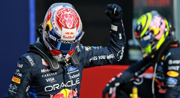  Verstappen vince a Sepang il suo primo GP stagionale, Antonelli secondo vede avvicinarsi il Mondiale. Grande terzo posto di Hamilton 