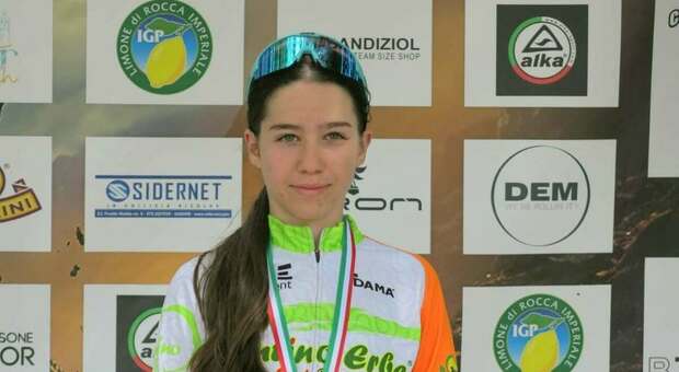  Adele Cobelli, travolta in bici da un'auto a pochi metri da casa: morta a 14 anni la promessa del ciclismo trentino 