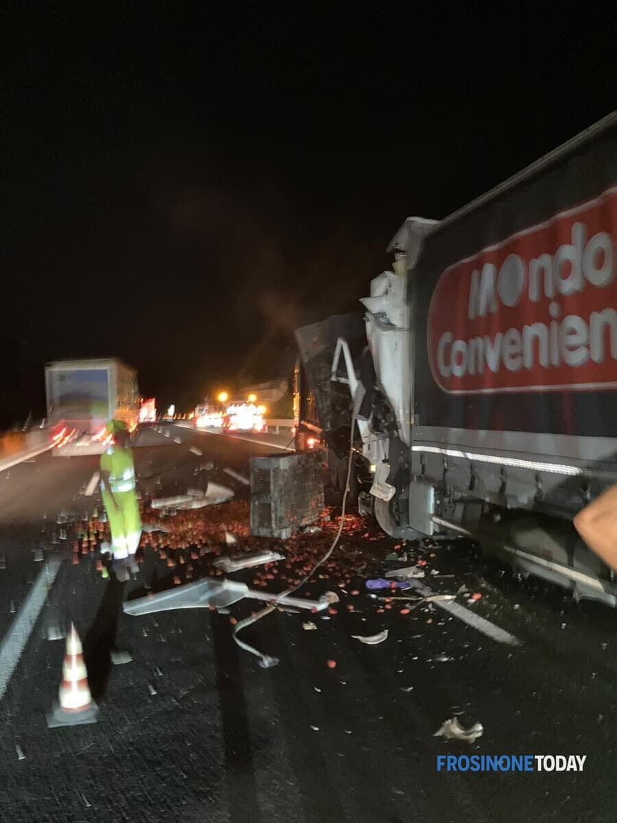 Incidente mortale in Autostrada, un uomo di 60 anni deceduto dopo lo scontro con un camion