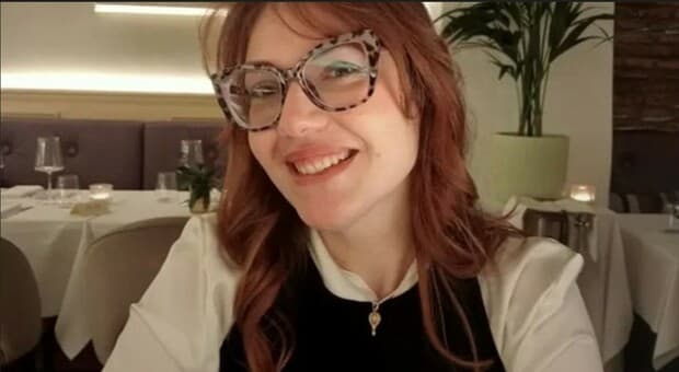  Giovanna Lo Chiatto muore in casa a Mercogliano, era incinta al nono mese: deceduto anche il bambino. Era infermiera a Roma
 