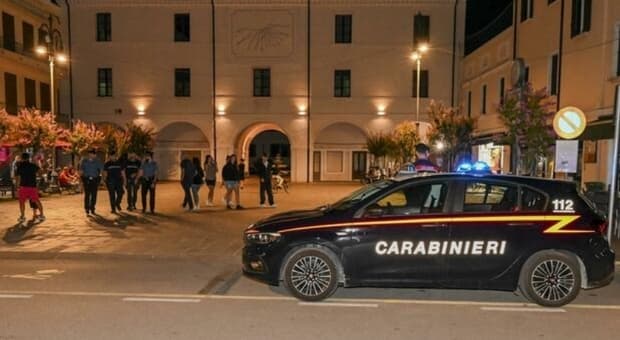 «Noi e il cane picchiati dai maranza: prima gli insulti, poi i calci. Dopo poco sono tornati con una pistola» 
