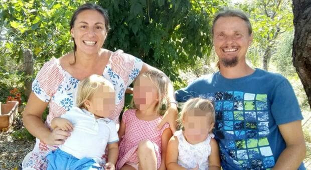  Famiglia nel bosco, incontro tra genitori e figli a Palmoli: è la prima volta che tutti e 5 sono insieme nella nuova casa 