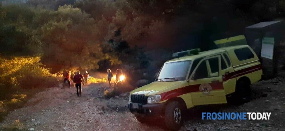 Cacciatore di 56 anni scomparso nei boschi. Trovati l’auto e il telefono, ricerche per tutta la notte