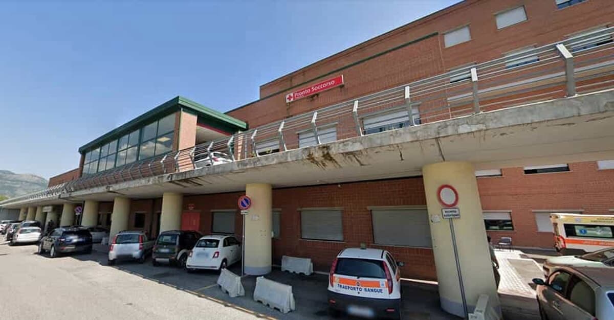 Cassino, minaccia una dipendente dell'ospedale e viene trovato con un taglierino