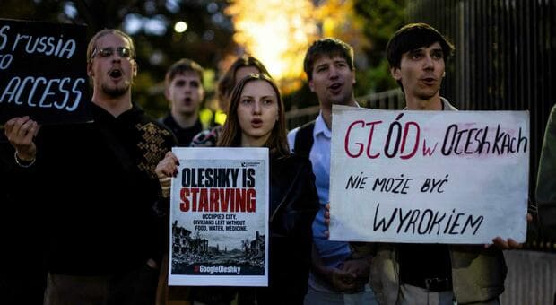  Ucraina, l'inferno a Oleshky, la città occupata dai russi: «La gente mangia erbacce, aiuti umanitari con rischio ritorsioni» 