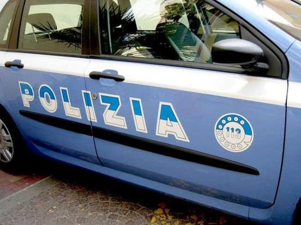 Anziano ai domiciliari con braccialetto elettronico, per maltrattamenti alla moglie per anni