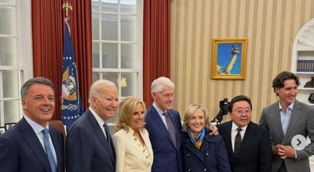  Renzi con Obama-Clinton a Chicago, Schlein vola da Ursula. Conte: alleanza a più formati 
