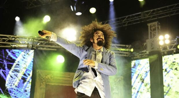  Concerto di Caparezza all'Ippodromo di Roma: la scaletta, gli orari, come arrivare con i mezzi pubblici, le strade chiuse 