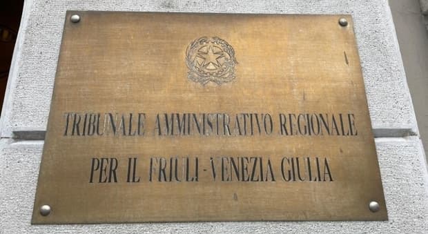  Tenta di uccidere la ex in tribunale dopo la sentenza di condanna: militare dell'Esercito arrestato per tentato omicidio 