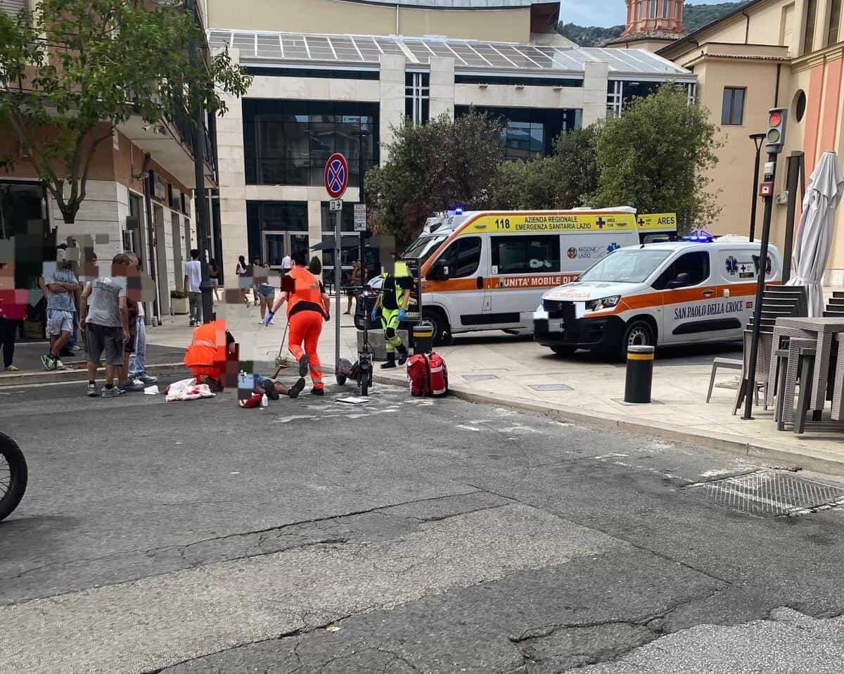 Cassino, violenta caduta dal monopattino: grave un giovane