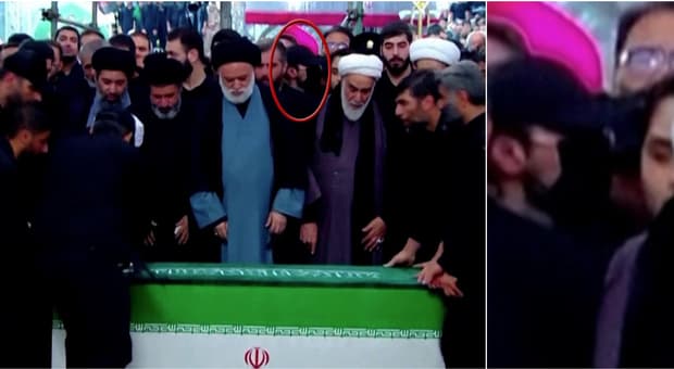  Khamenei, il mistero dell'uomo con la maschera al funerale dell'ayatollah scatena i social. «È il figlio Mojtaba» 