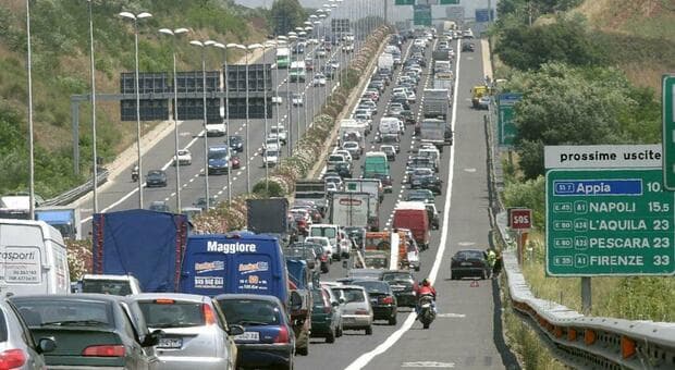  Roma, mamma in coma dopo un incidente stradale in moto sul Gra, la famiglia lancia un appello: «Aiutateci a trovare testimoni» 
