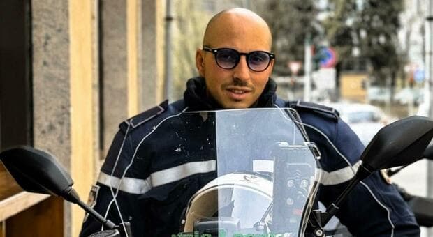  Francesco Imprezzabile, ai domiciliari il 26enne arrestato per l'omicidio dell'agente morto dopo inseguimento 