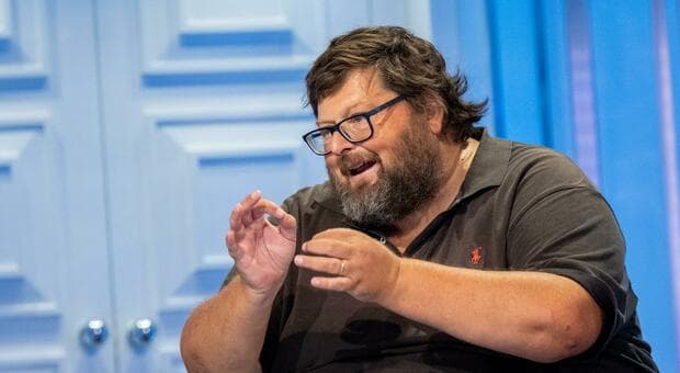  Mario Adinolfi va in carcere, ha utilizzato i social ai domiciliari: «Sono il primo italiano nella storia a subire questo tipo di arresto» 
