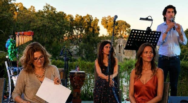  Xenia. Petali di Poesia: versi, arte e moda solidale al Salotto Tevere di Roma, il coraggio e la resilienza femminile 