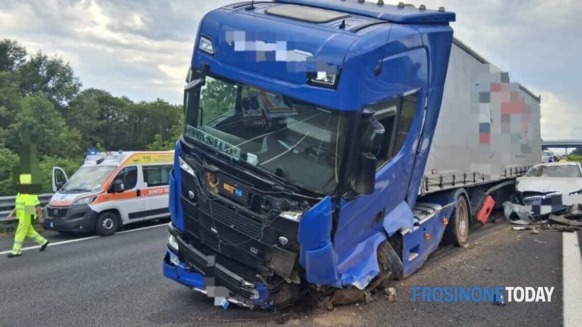 Incidente mortale in A1 tra San Vittore e Caianello: camionista perde la vita dopo lo schianto