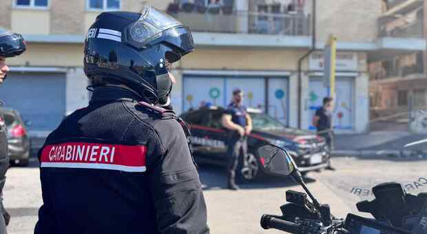  Ostia, sequestrato e picchiato per un debito di droga: cinque misure cautelari, sono tutti ventenni 