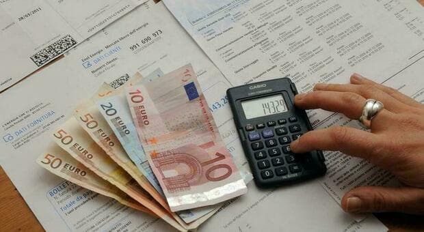  Canone Rai in bolletta, come chiedere l'esonero entro il 30 giugno: chi può e come fare 