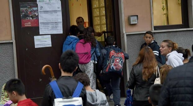  Scuola, stop ai compiti a casa "fuori orario": il Ministero ufficializza la stretta. Ecco cosa cambia ora 