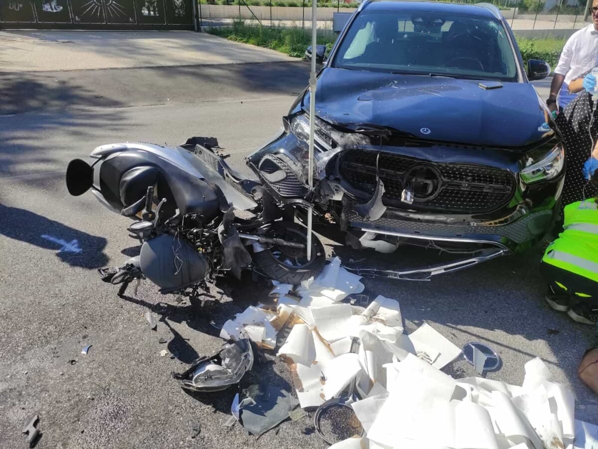Incidente sulla SR82 a Fontana Liri: scooter contro un’auto, ferito il motociclista