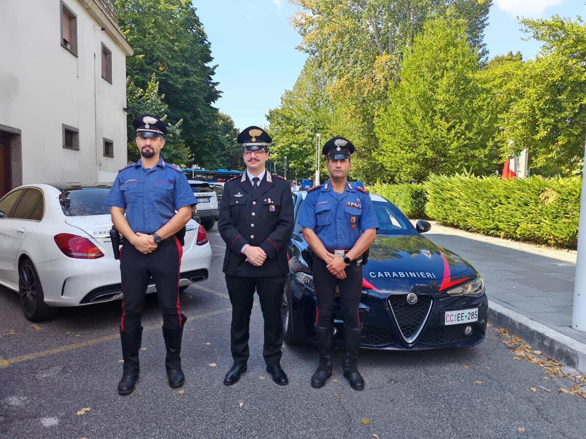 Colleferro, dà fuoco ai cassonetti in pieno centro: sorpreso dai Carabinieri