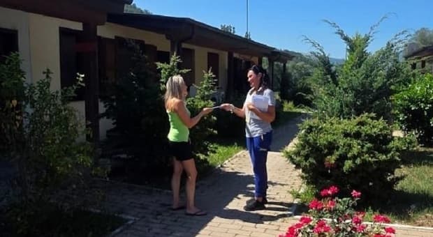 Sisma 2026, la postina Daniela: «Ho dovuto ricostruire tutto da zero. Oggi cerco di essere una presenza affidabile» 