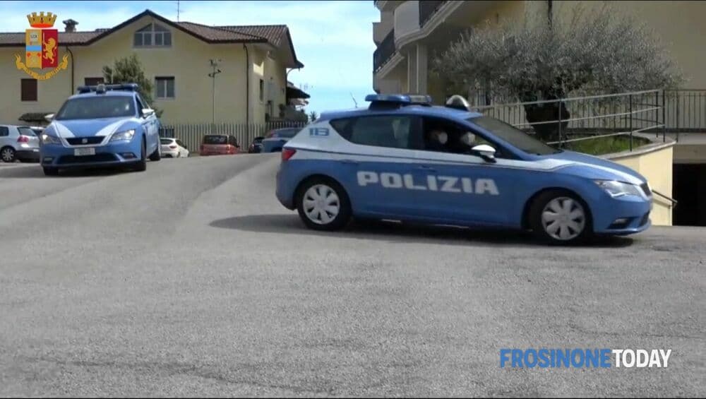 Cassino, chiama il 112 perché è sola e senza cibo. Gli agenti le portano una pizza e le restituiscono il sorriso
